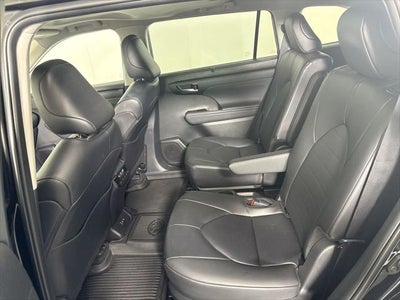 2025 Toyota Highlander XLE