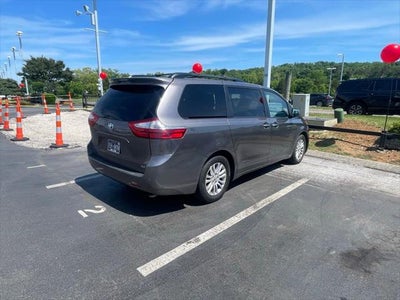 2015 Toyota Sienna XLE Premium 8 Passenger