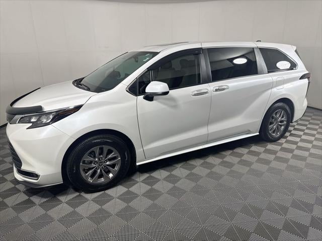 2024 Toyota Sienna XLE 7 Passenger