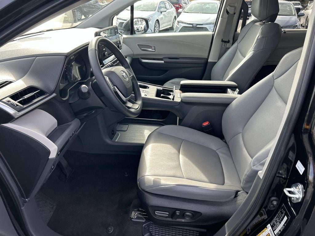 2024 Toyota Sienna XLE 8 Passenger