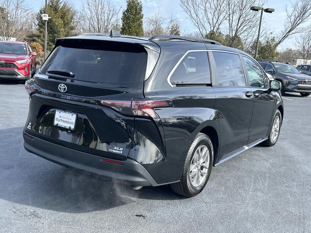 2024 Toyota Sienna XLE 8 Passenger