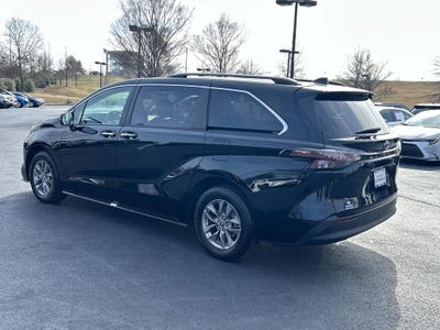 2024 Toyota Sienna XLE 8 Passenger
