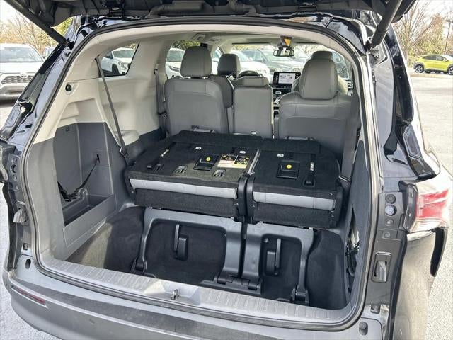 2024 Toyota Sienna XLE 8 Passenger