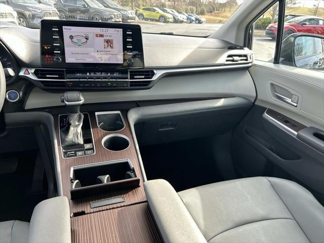 2024 Toyota Sienna XLE 8 Passenger