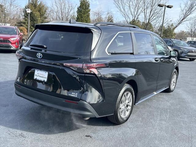 2024 Toyota Sienna XLE 8 Passenger