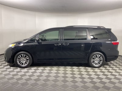 2019 Toyota Sienna XLE 8 Passenger