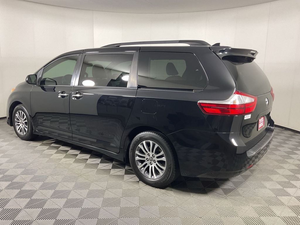 2019 Toyota Sienna XLE 8 Passenger