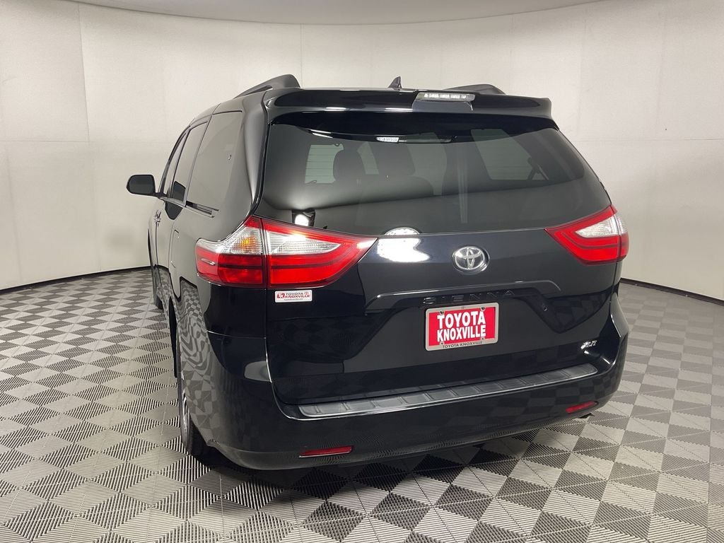 2019 Toyota Sienna XLE 8 Passenger