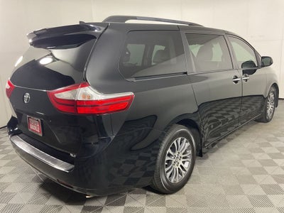 2019 Toyota Sienna XLE 8 Passenger