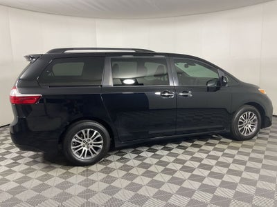 2019 Toyota Sienna XLE 8 Passenger