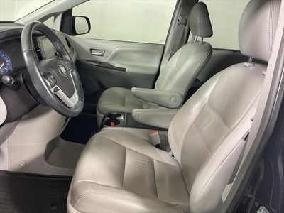 2019 Toyota Sienna XLE 8 Passenger