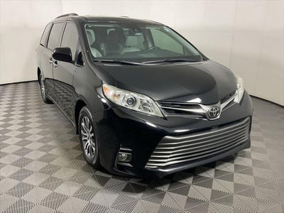 2019 Toyota Sienna XLE 8 Passenger