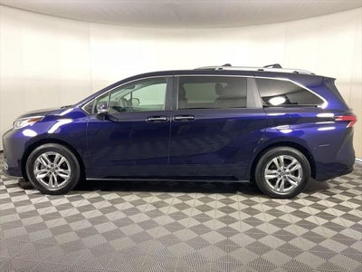 2023 Toyota Sienna Limited 7 Passenger