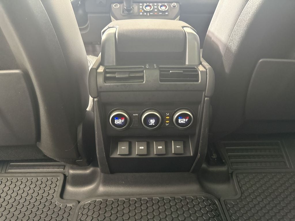 2020 Land Rover Defender 110 SE