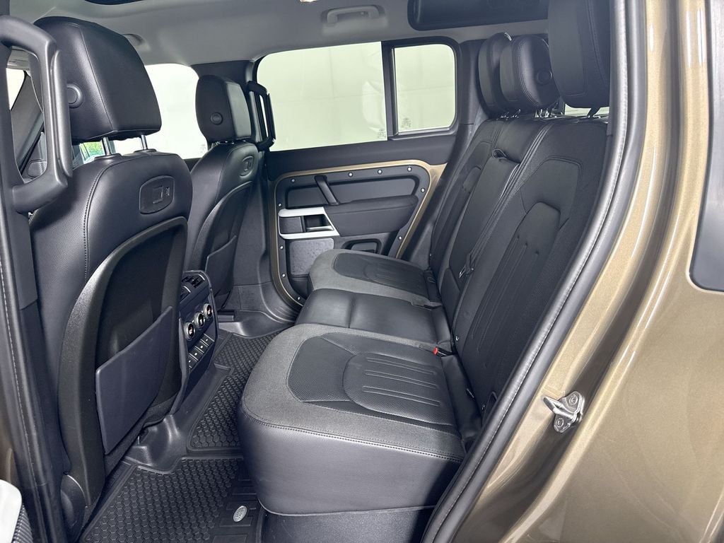 2020 Land Rover Defender 110 SE