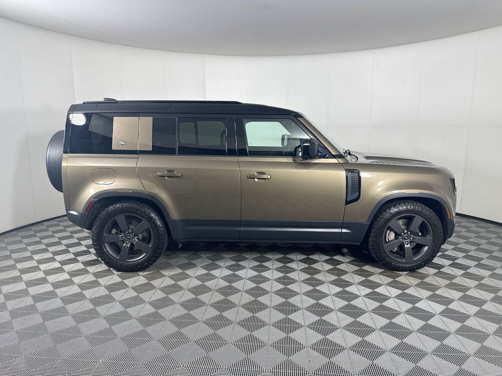 2020 Land Rover Defender 110 SE