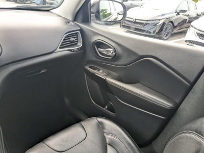 2023 Jeep Cherokee Altitude Lux