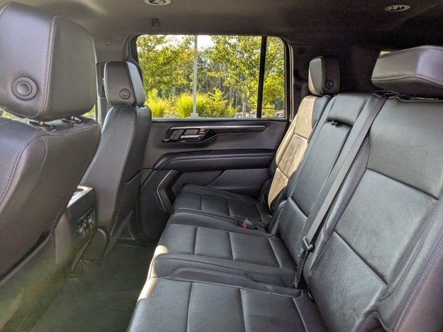 2025 Chevrolet Suburban LT
