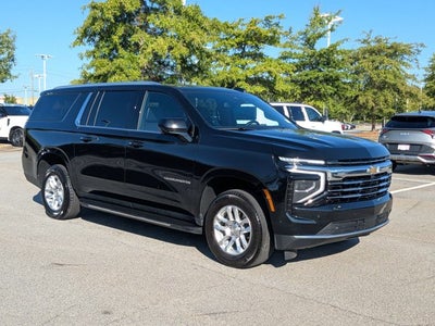 2025 Chevrolet Suburban LT