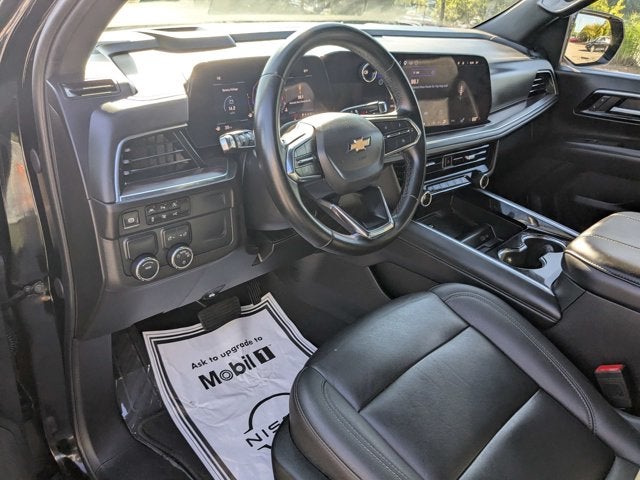 2025 Chevrolet Suburban LT