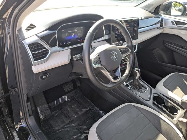 2025 Volkswagen Taos SE