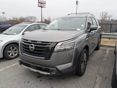 2023 Nissan Pathfinder SL