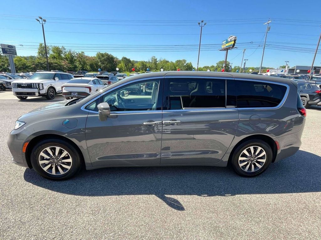 2022 Chrysler Pacifica Hybrid Touring L