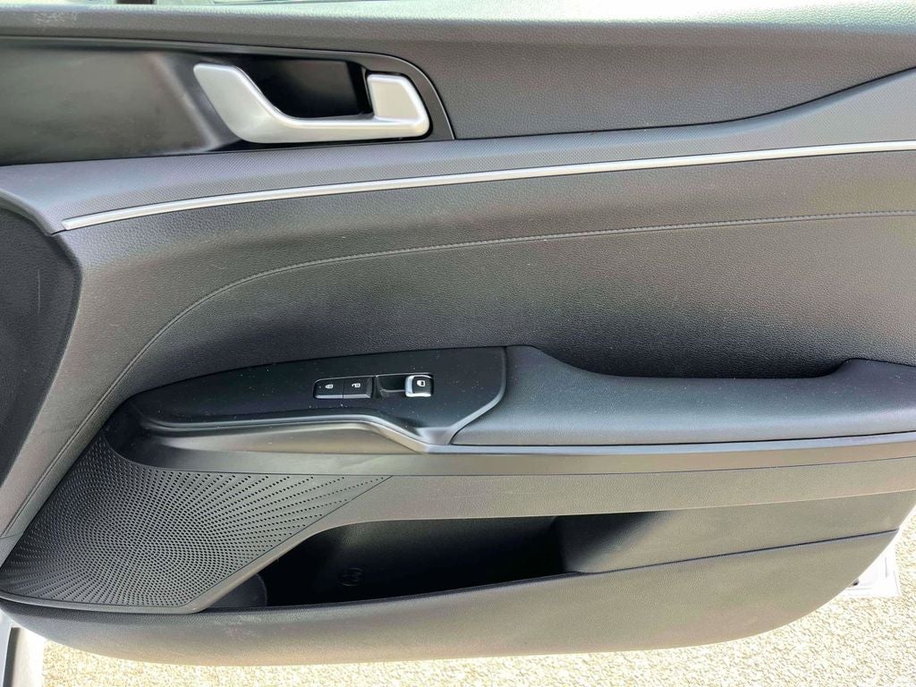 2022 Kia K5 LX