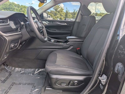 2022 Jeep Grand Cherokee Laredo