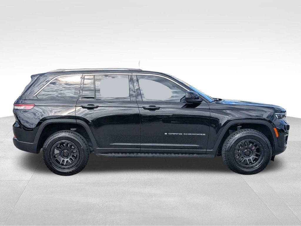 2022 Jeep Grand Cherokee Laredo