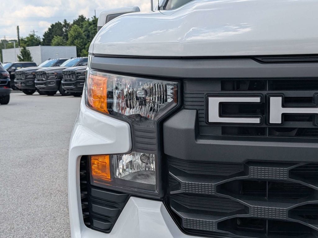 2025 Chevrolet Silverado 1500 Custom
