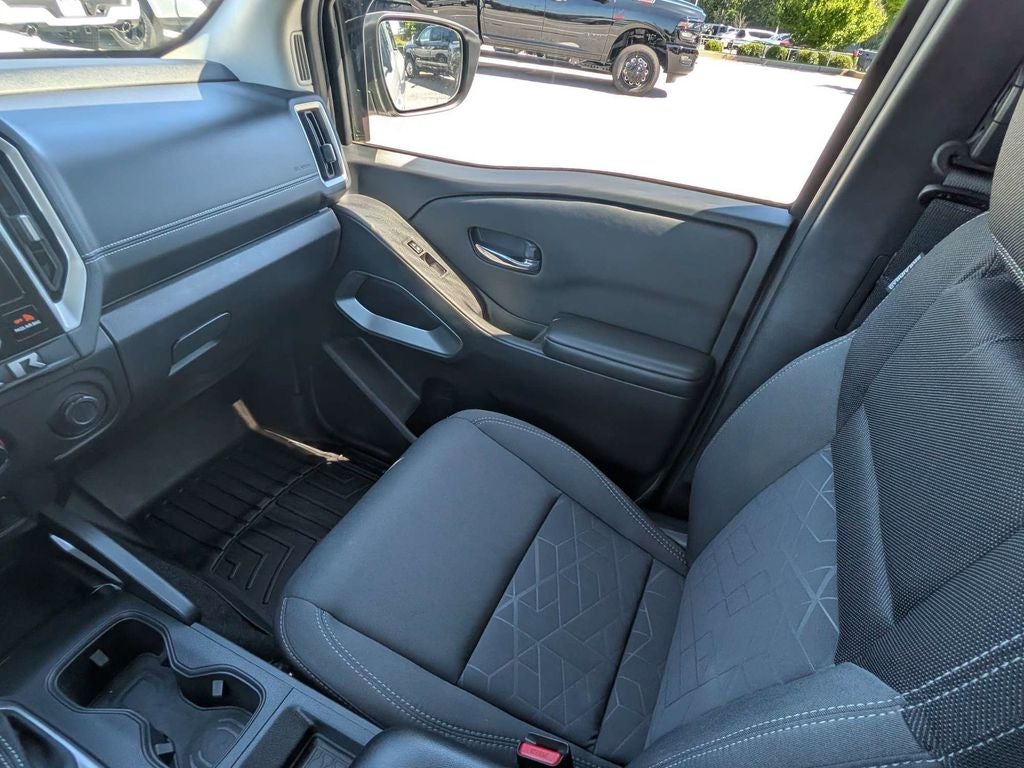 2025 Nissan Frontier SV
