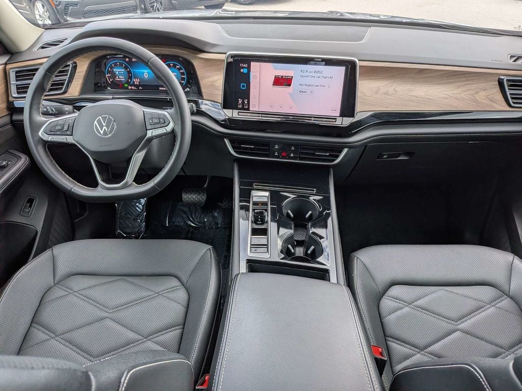 2024 Volkswagen Atlas 2.0T SE w/Technology