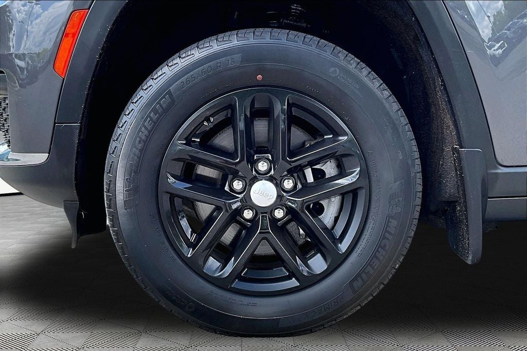 2023 Jeep Grand Cherokee L Laredo
