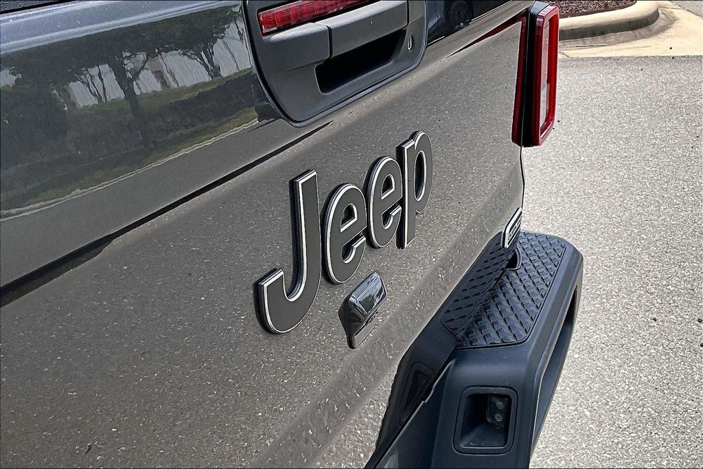 2022 Jeep Gladiator Overland