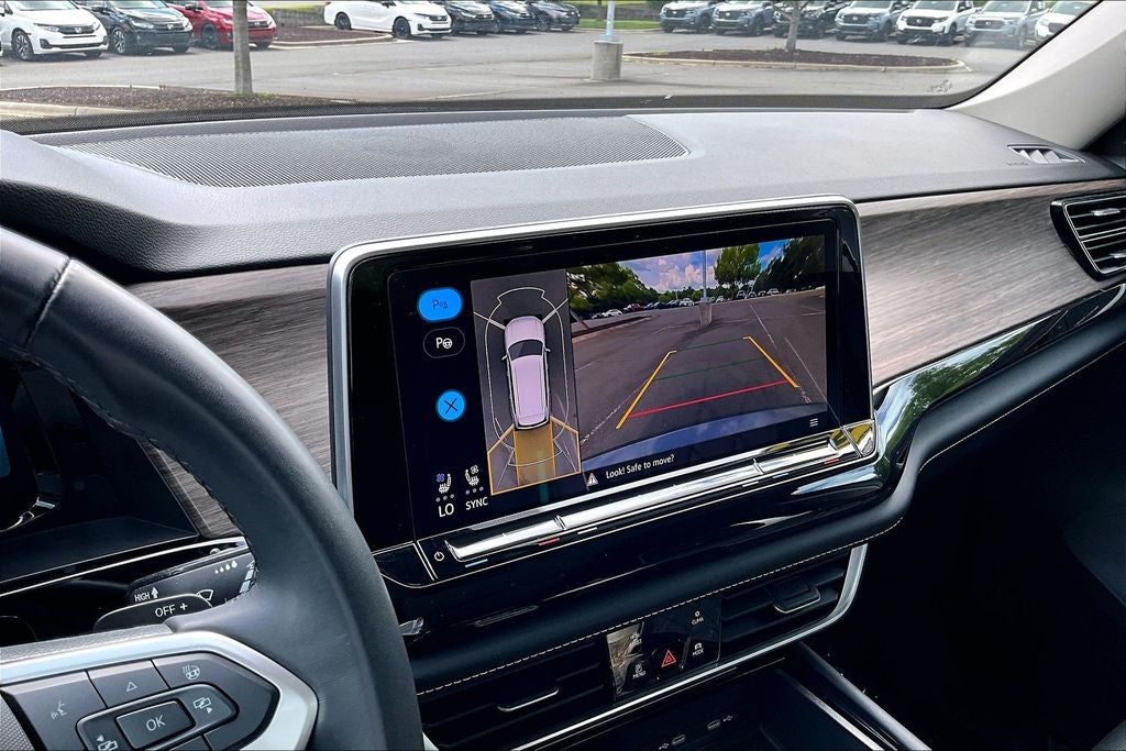 2024 Volkswagen Atlas 2.0T SEL Premium R-Line