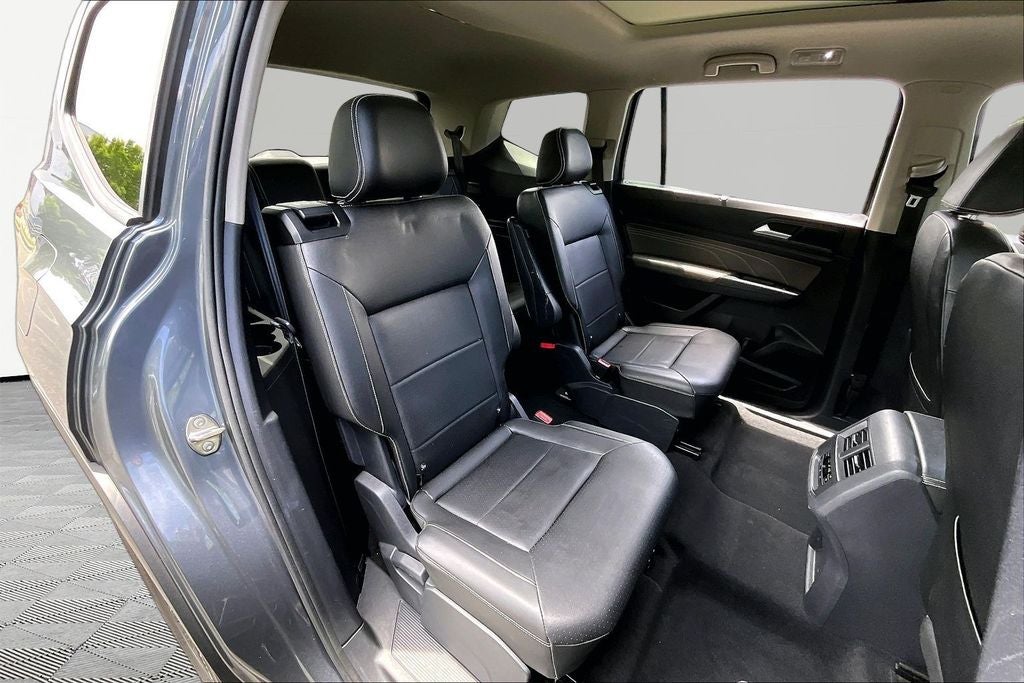 2023 Volkswagen Atlas 3.6L V6 SEL R-Line Black