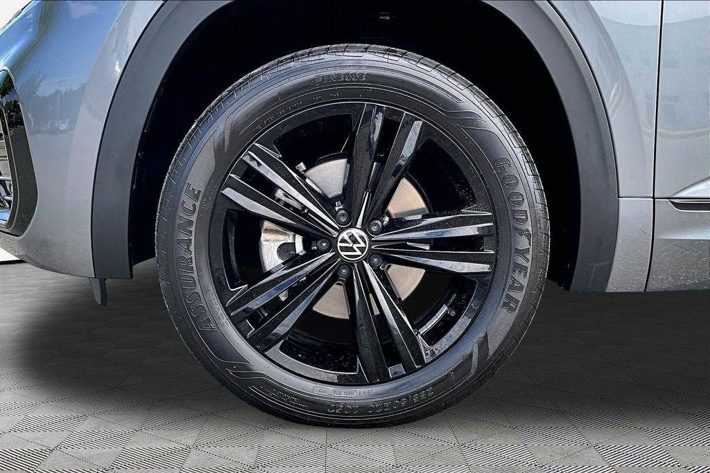 2023 Volkswagen Atlas 3.6L V6 SEL R-Line Black
