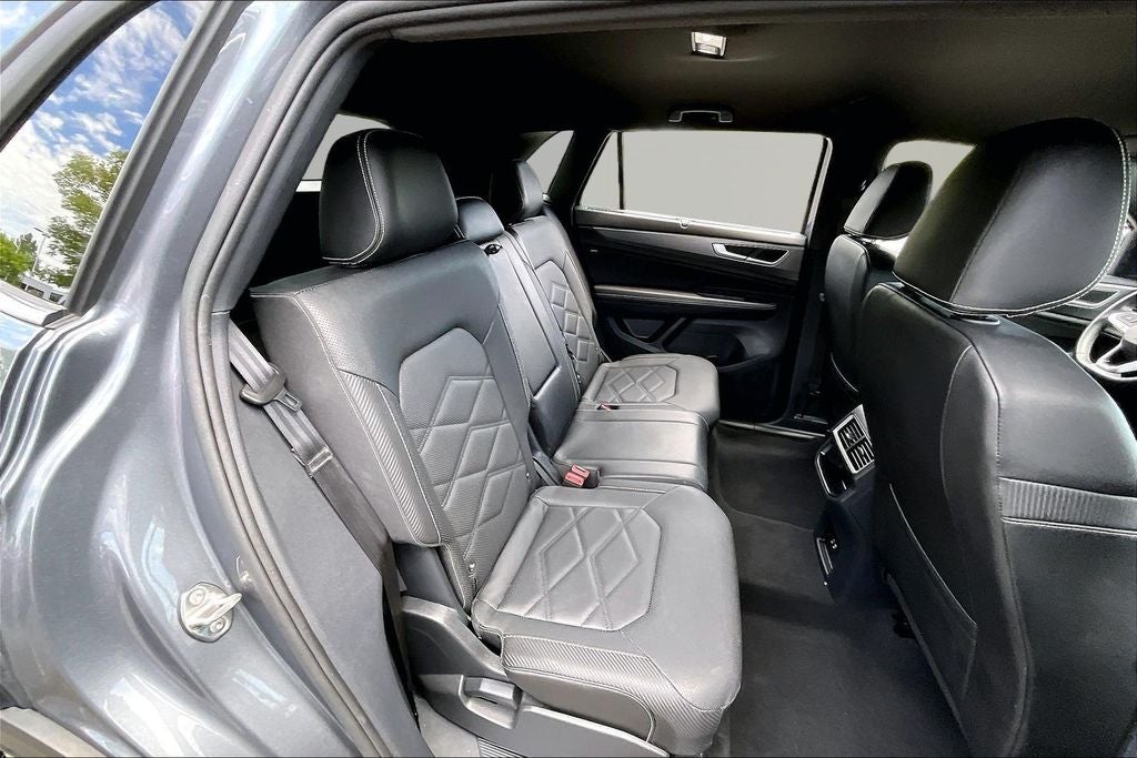 2025 Volkswagen Atlas Cross Sport 2.0T SE w/Technology