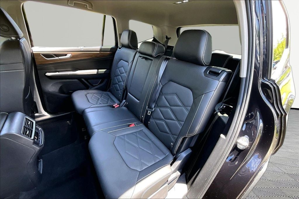 2025 Volkswagen Atlas 2.0T SE w/Technology
