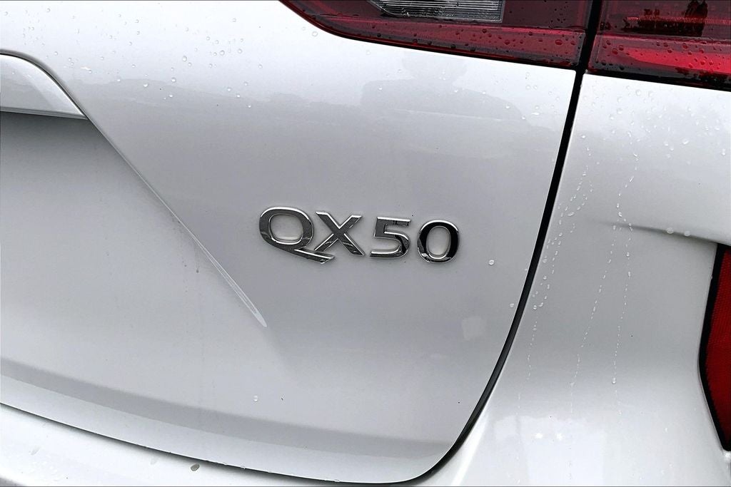 2023 INFINITI QX50 LUXE