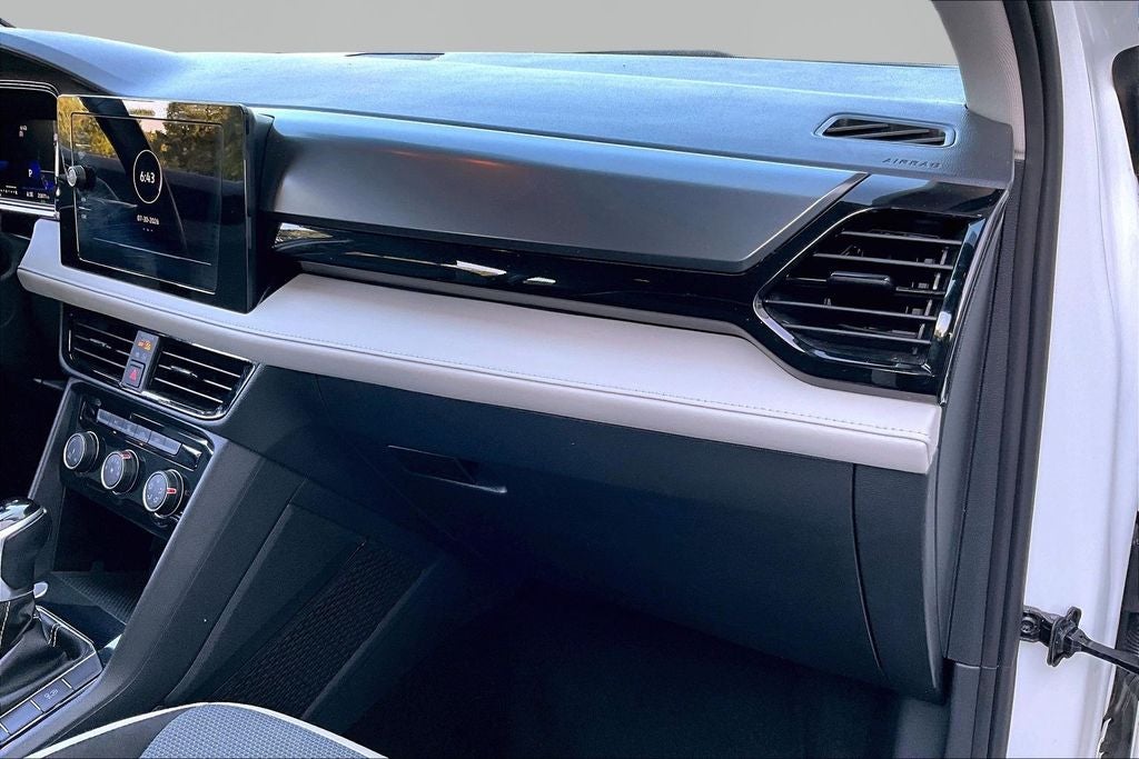 2025 Volkswagen Taos S
