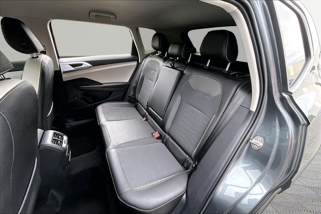 2025 Volkswagen Taos SE