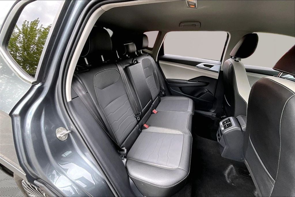2025 Volkswagen Taos SE