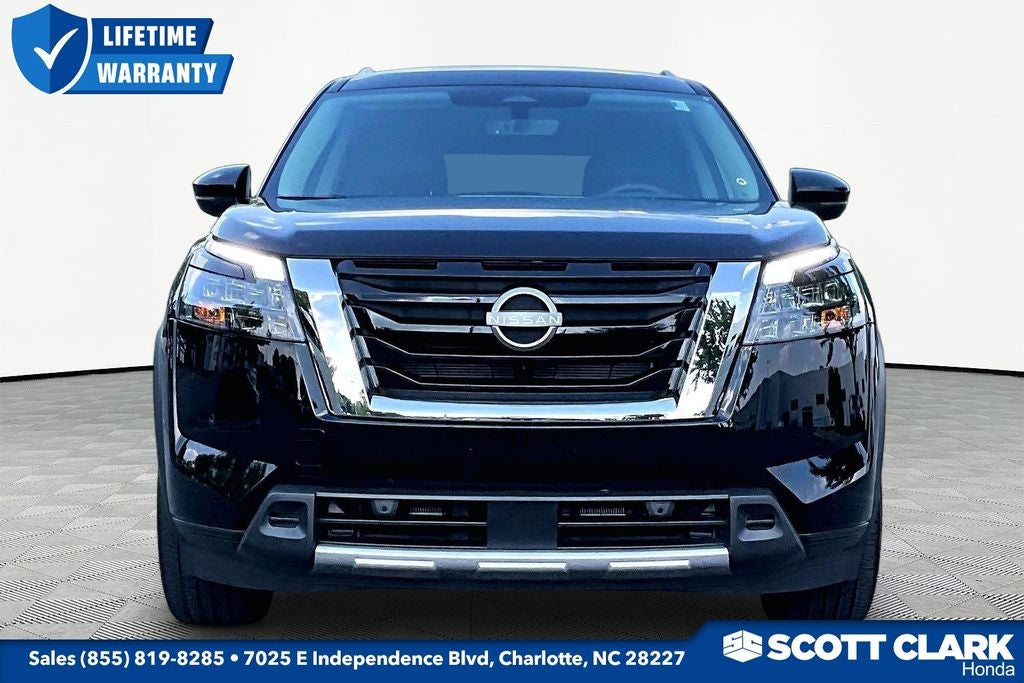2025 Nissan Pathfinder SL