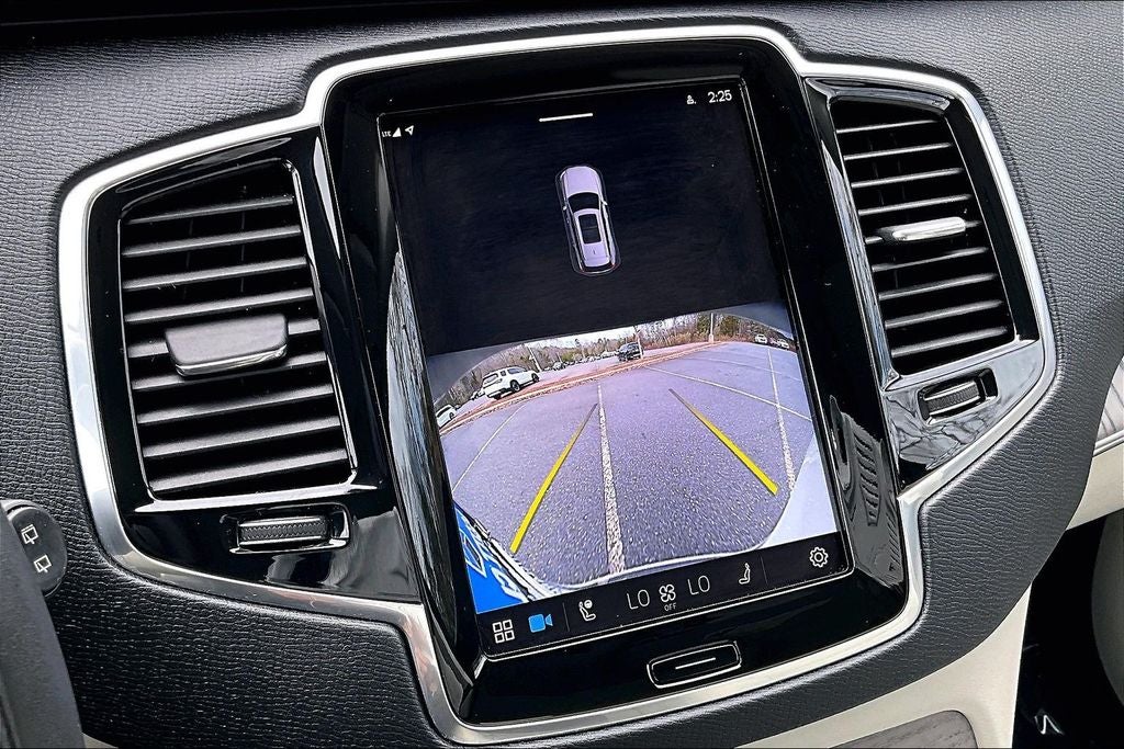 2023 Volvo XC90 Recharge Plug-In Hybrid Plus Bright Theme