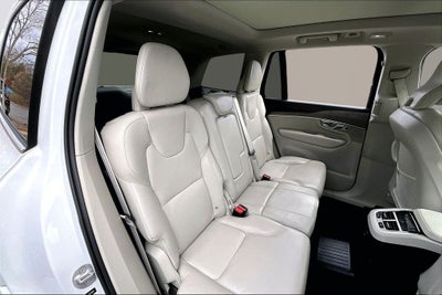2023 Volvo XC90 Recharge Plug-In Hybrid Plus Bright Theme