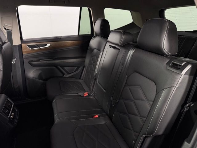 2025 Volkswagen Atlas 2.0T SE w/Technology 4D Sport Utility