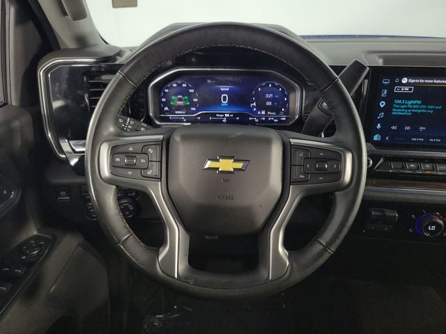 2025 Chevrolet Silverado 1500 LT 4D Crew Cab