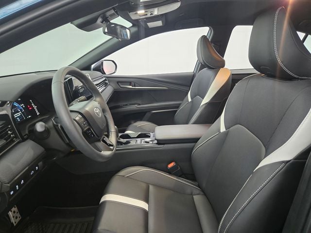 2025 Toyota Camry SE 4D Sedan
